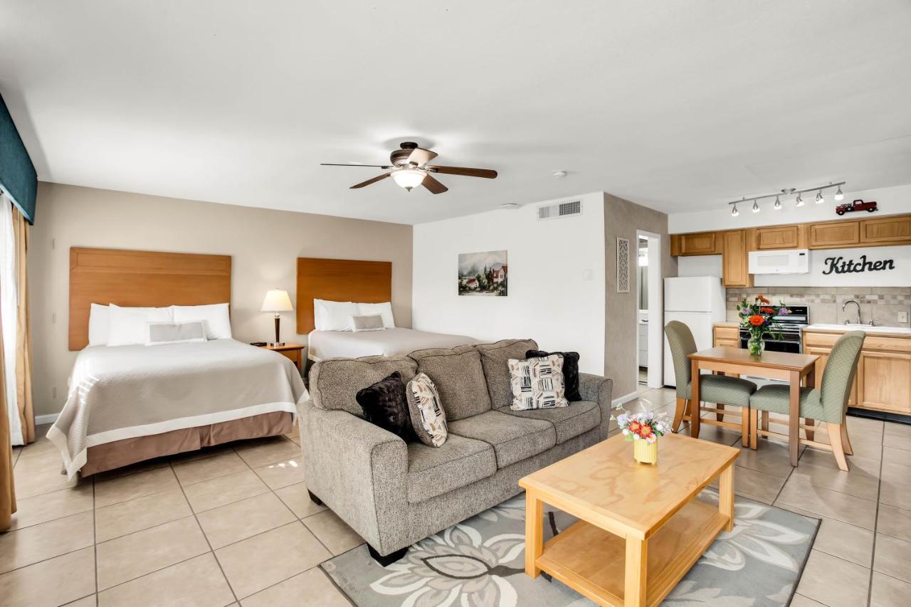The At Deep Canyon 3*
