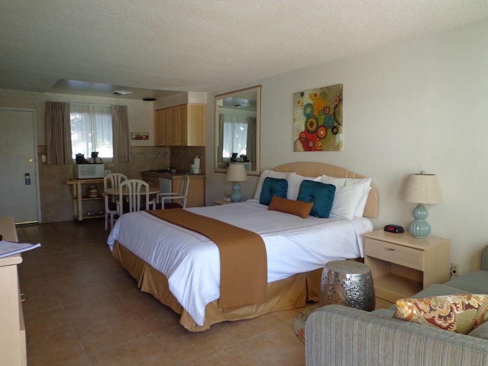 The At Deep Canyon Hotel 3*