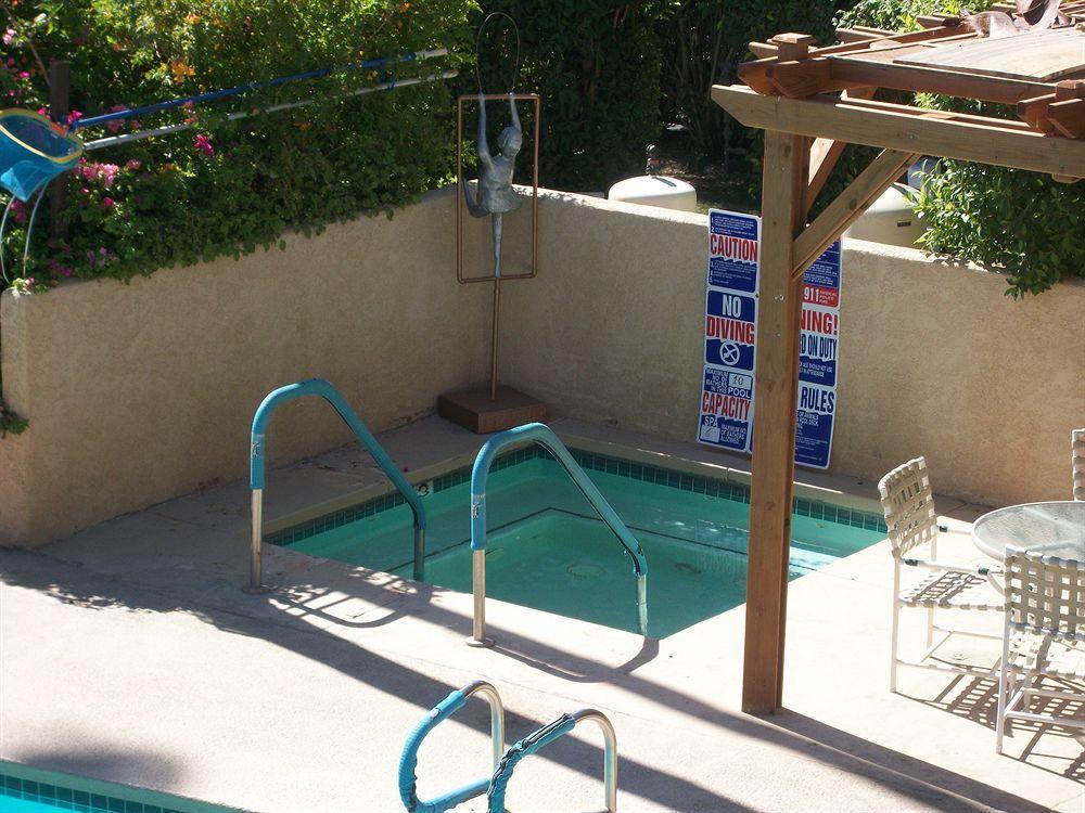 The At Deep Canyon Hotel 3*