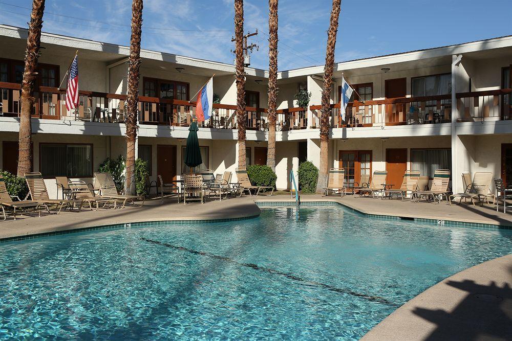 The At Deep Canyon Hotel 3*
