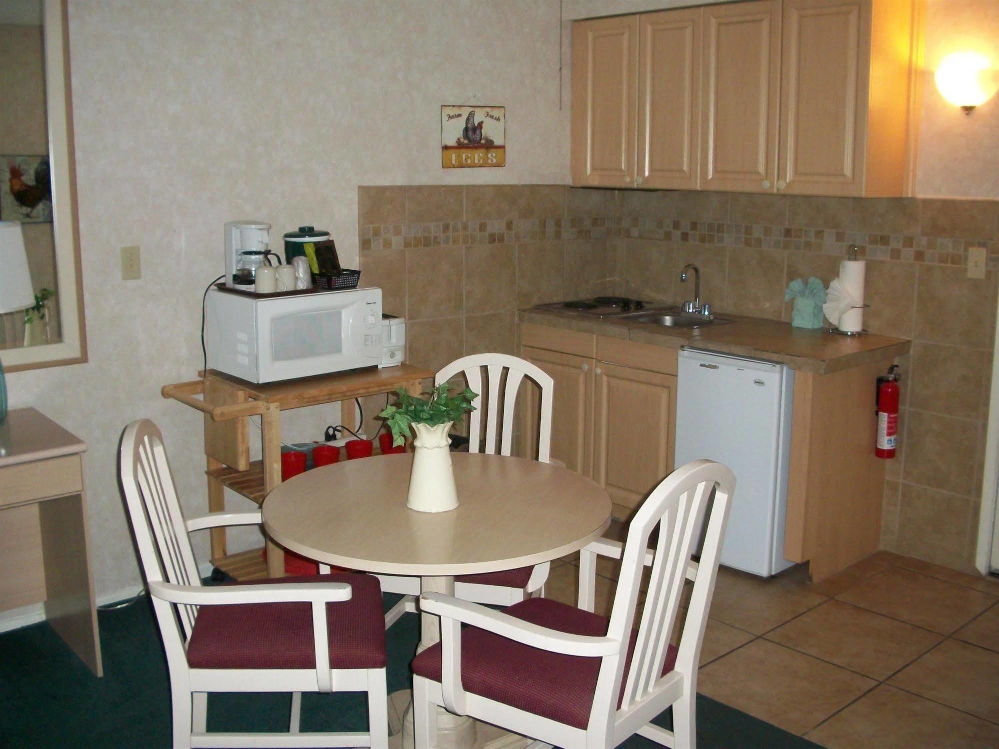 The At Deep Canyon Hotel 3*
